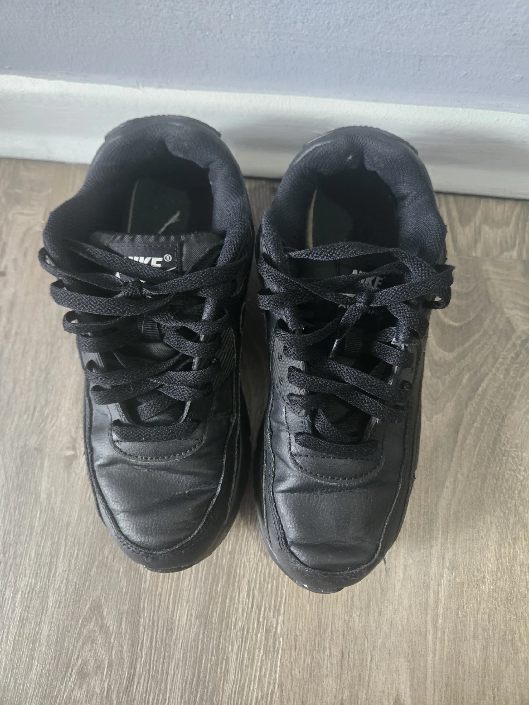 Nike Air Max 90 Sneakers