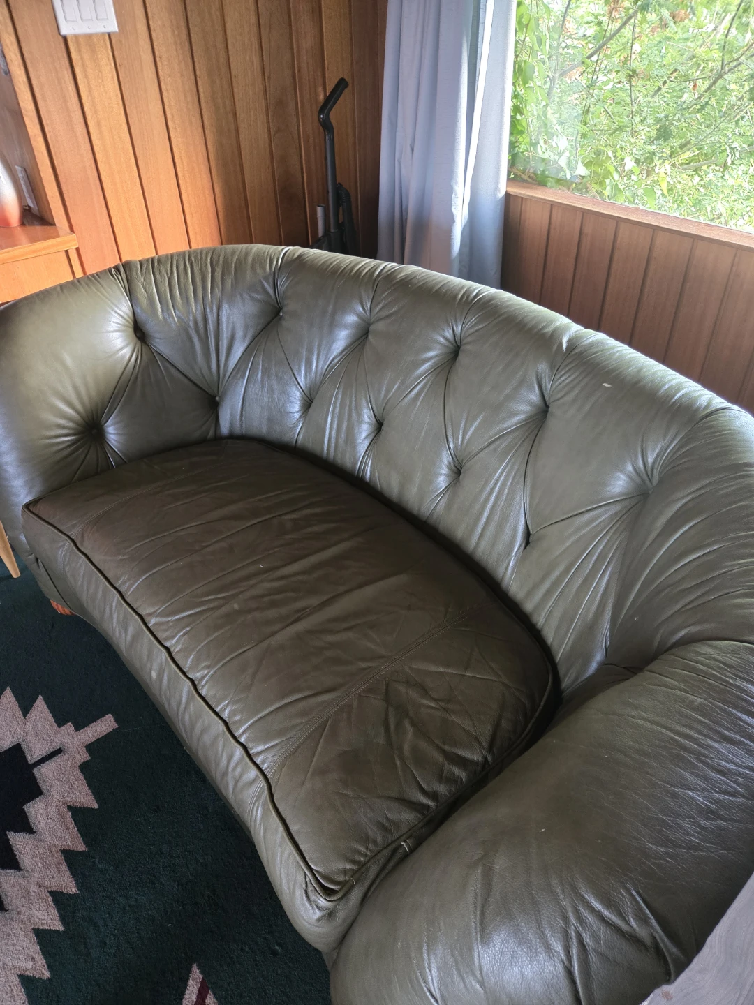 Green tufted leather loveseat - photo 2