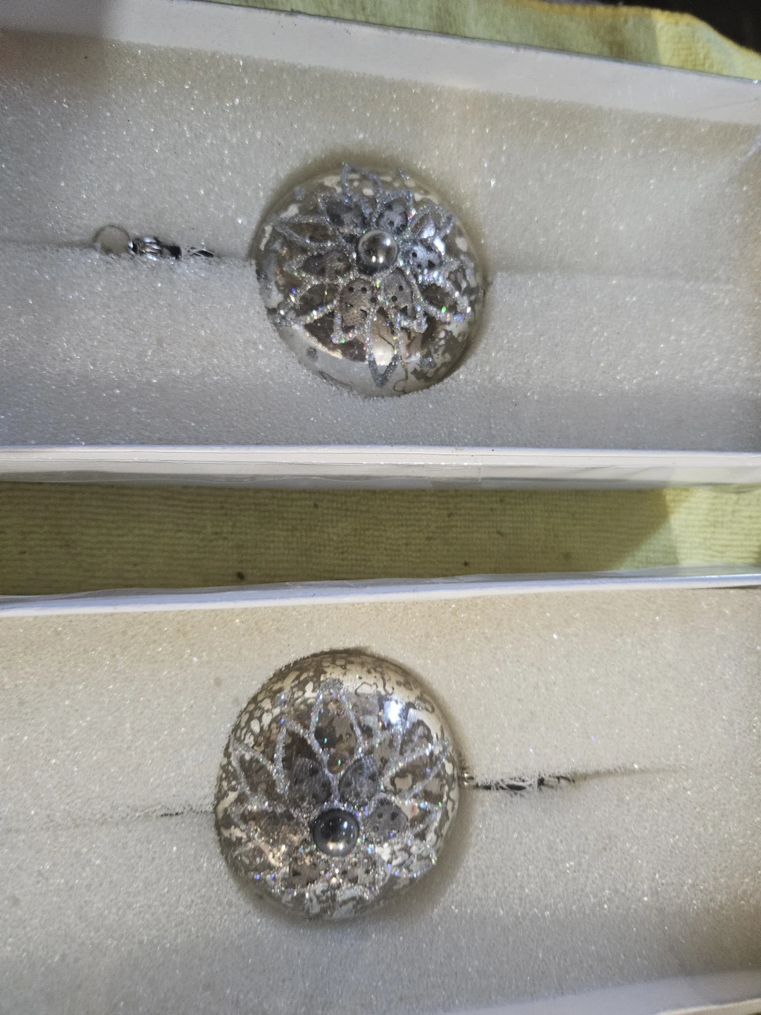 Set of 2 Crystal Snowflake Ornaments - photo 5