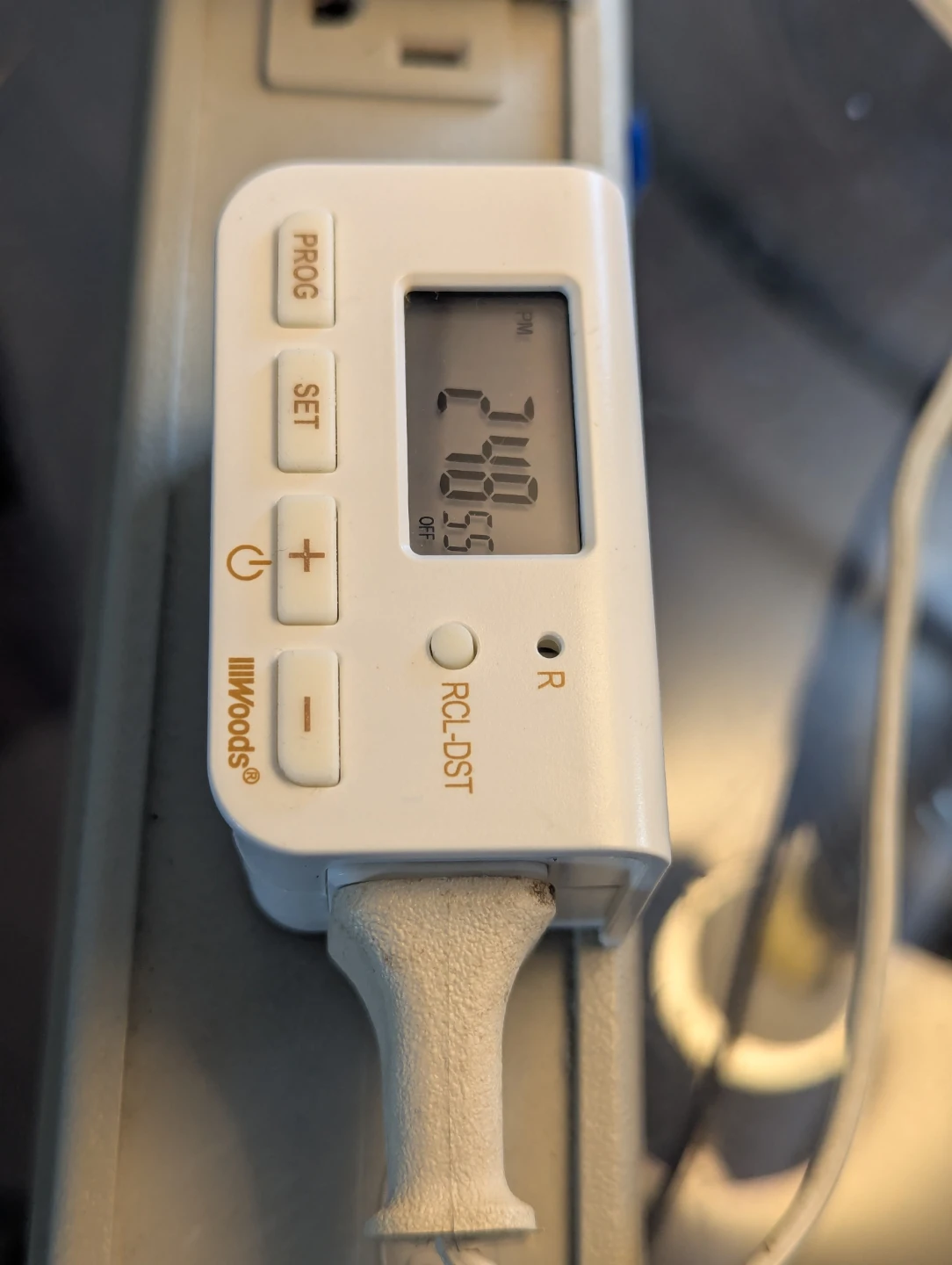 2 Digital Outlet Timers with Table Lamps - Free - photo 2
