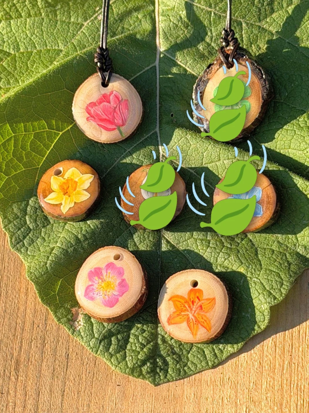 Hand-painted Wooden Pendant Necklace - photo 4