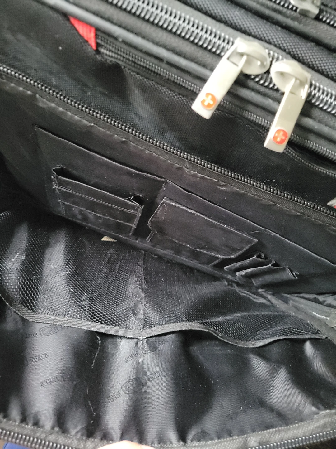 Swissgear Rolling Carry-On Luggage - photo 4