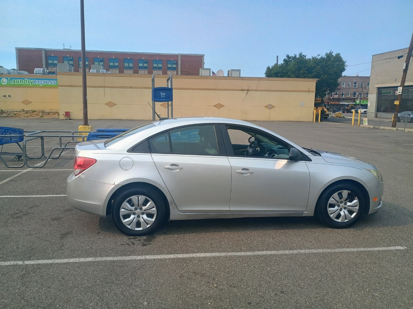 Silver Chevrolet Cruze Sedan - photo 5