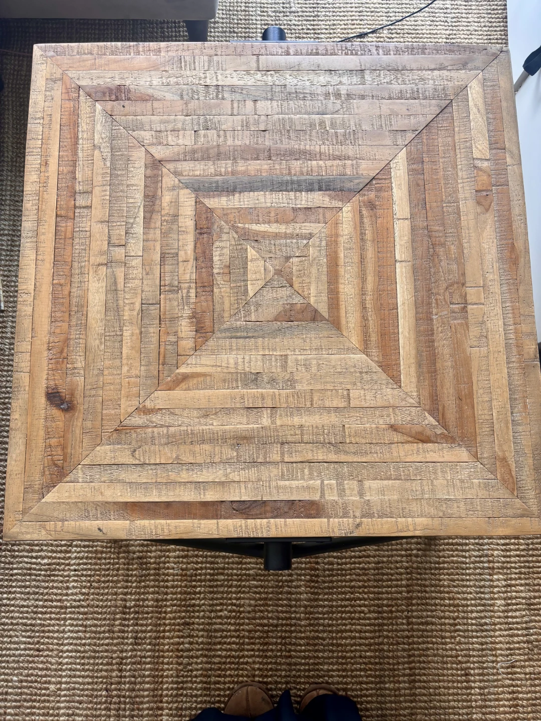 Hard wood coffee table - photo 2