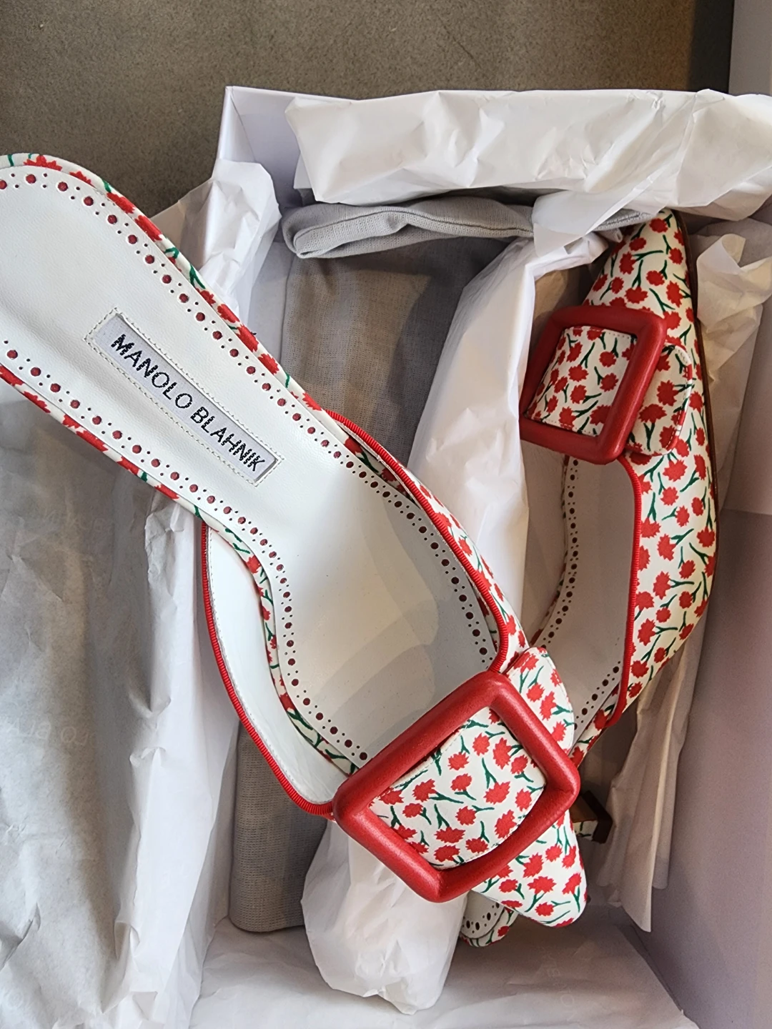 Manolo Blahnik Maysalebi Floral Mule Heels - photo 4
