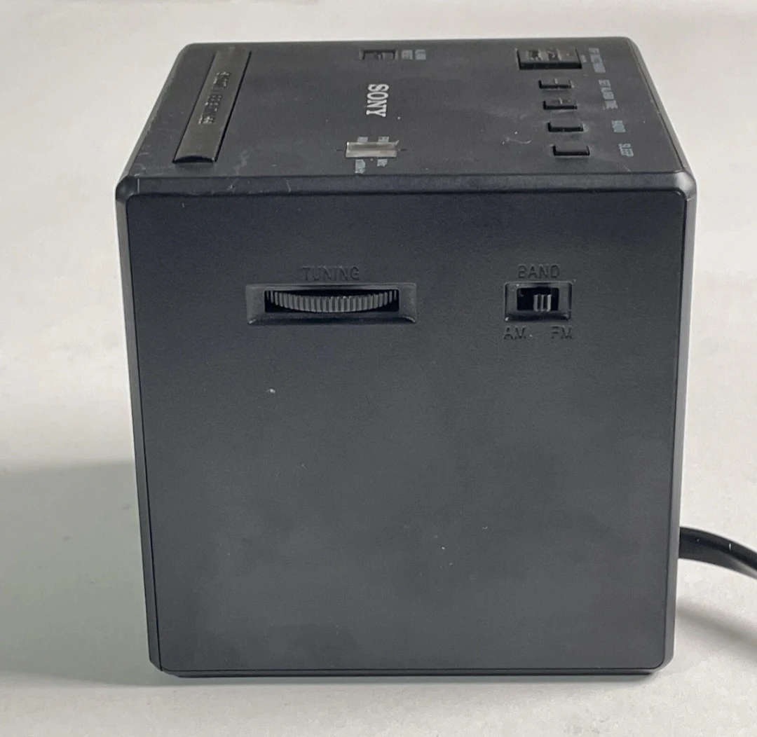 Sony Cube Alarm Clock Radio - photo 5