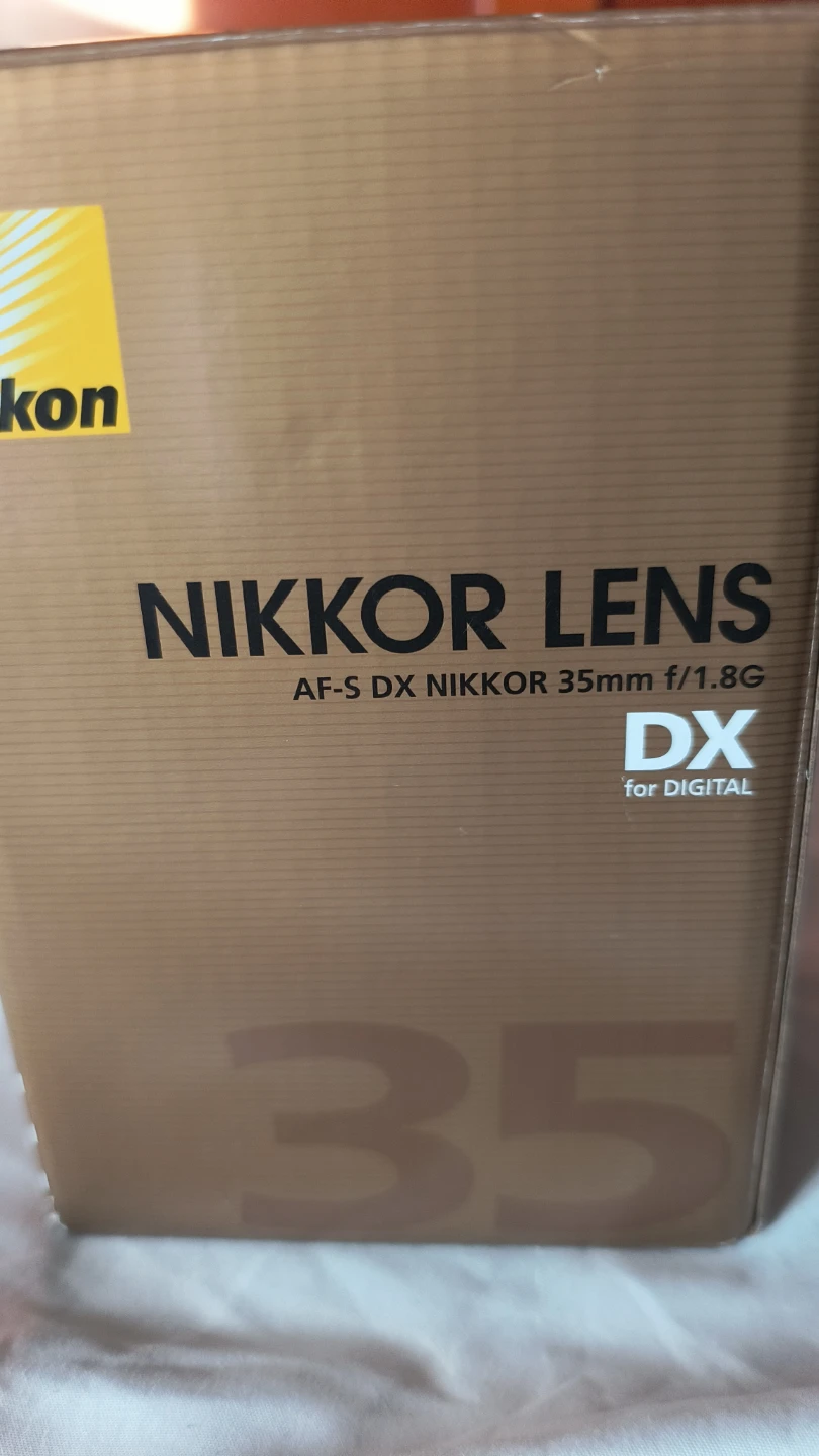 Nikon AF-S DX NIKKOR 35mm f/1.8G Lens