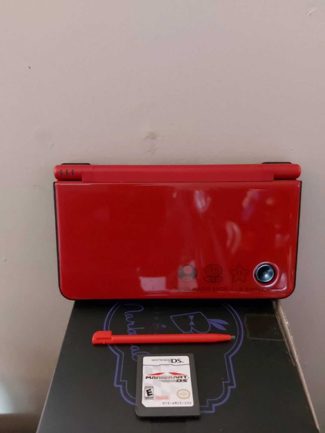 Nintendo DSi Red Super Mario Bros 35th Anniversary Edition - photo 2