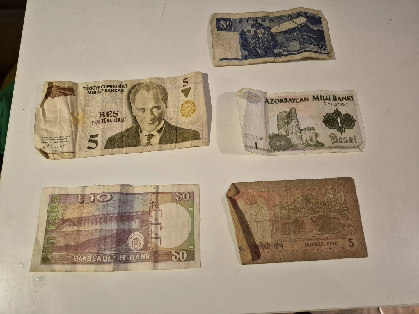 International Currency - Coins & Banknotes - photo 2