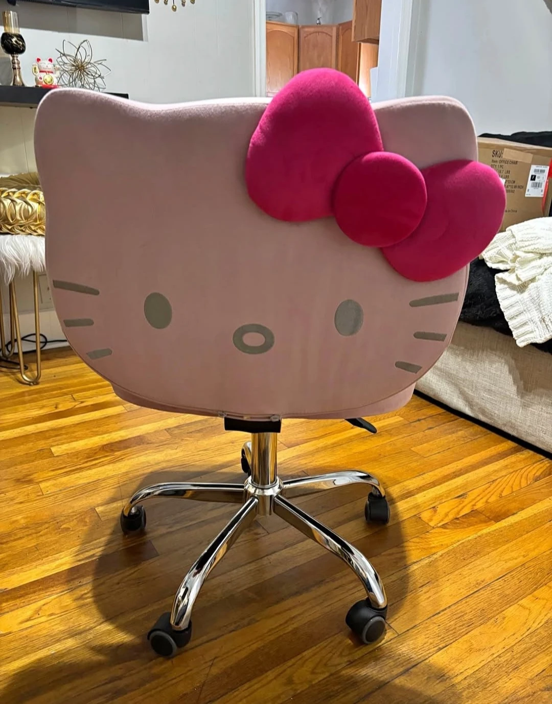 Hello Kitty Teddy Fur Swivel Vanity Chair