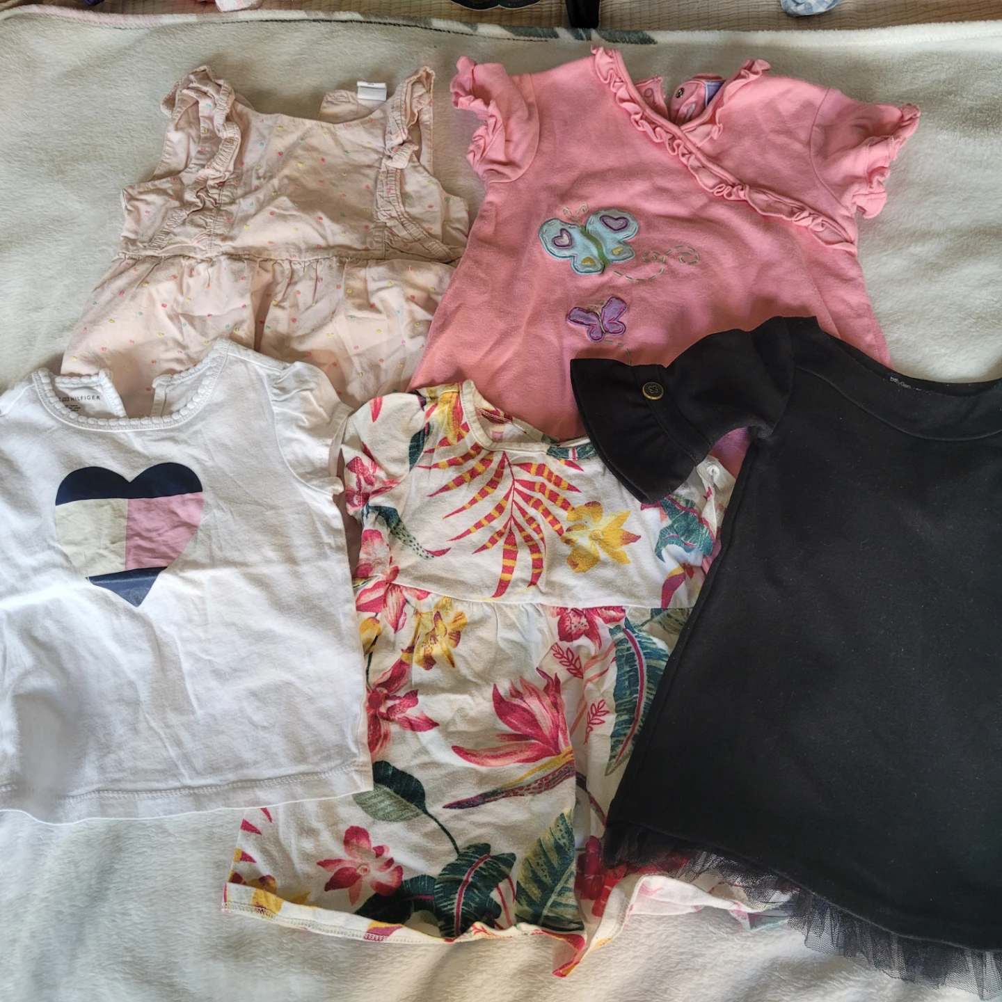 Bundle of toddler girl clothes 12-18mos