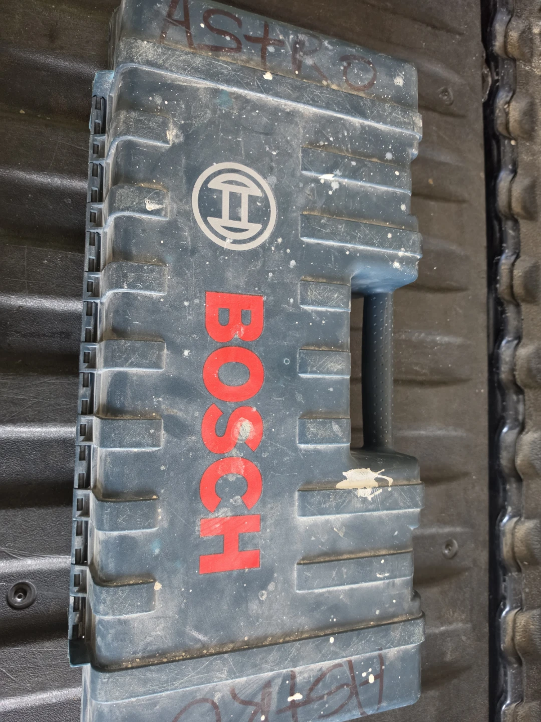 Bosch Bulldog Xtreme Rotary Hammer Drill - photo 5