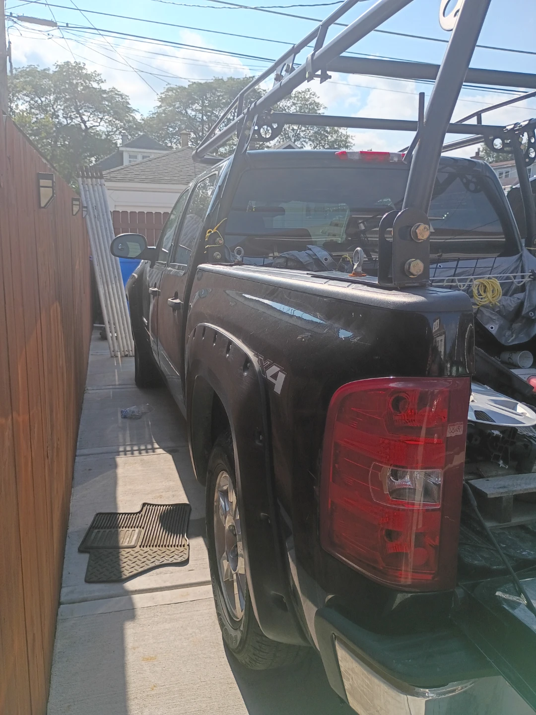Pick up truck