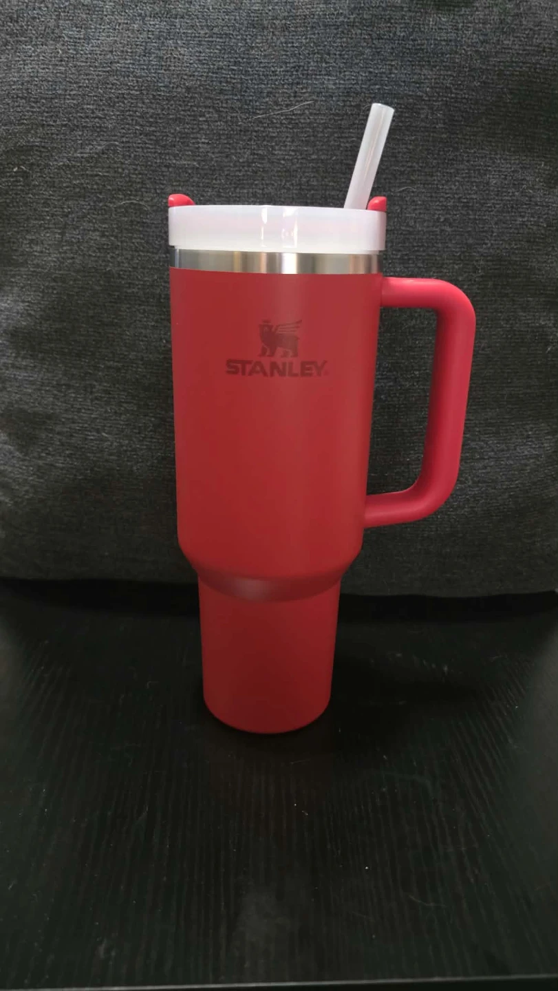 40 ounce Stanley Quencher H2.0 + Straws