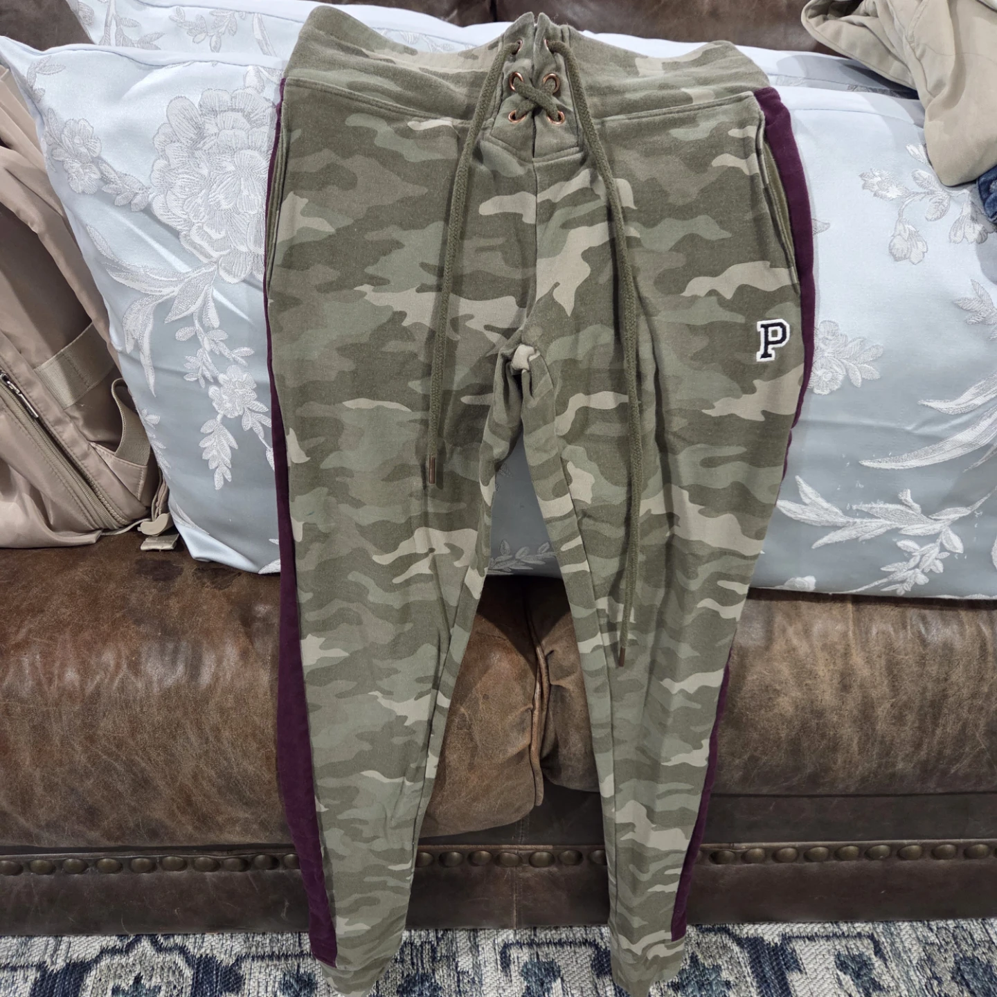 GIRLS PINK Victoria's Secret Yoga Pants Camo Lace Up XS