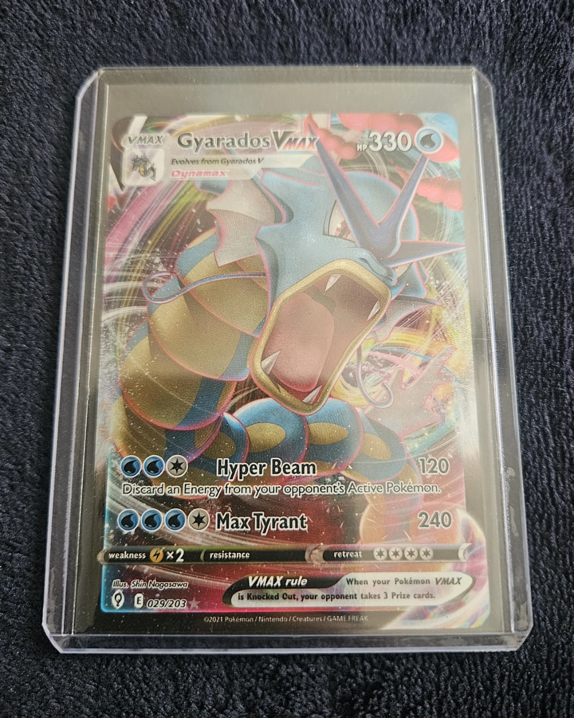 Pokémon Gyarados VMAX Card Evolving Skies