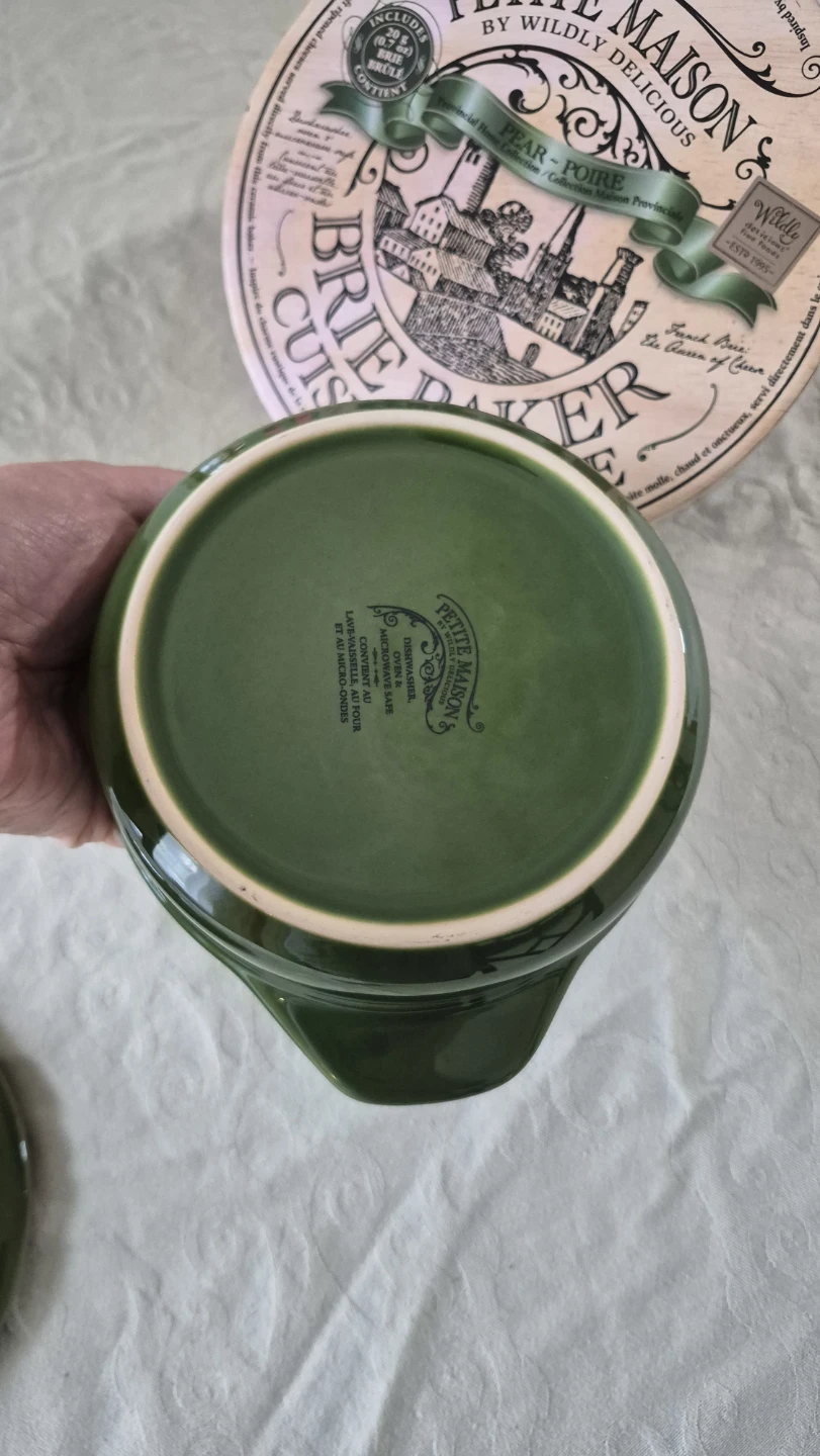 New Petite Maison ceramic Brie Baker. Dishwasher safe - photo 3
