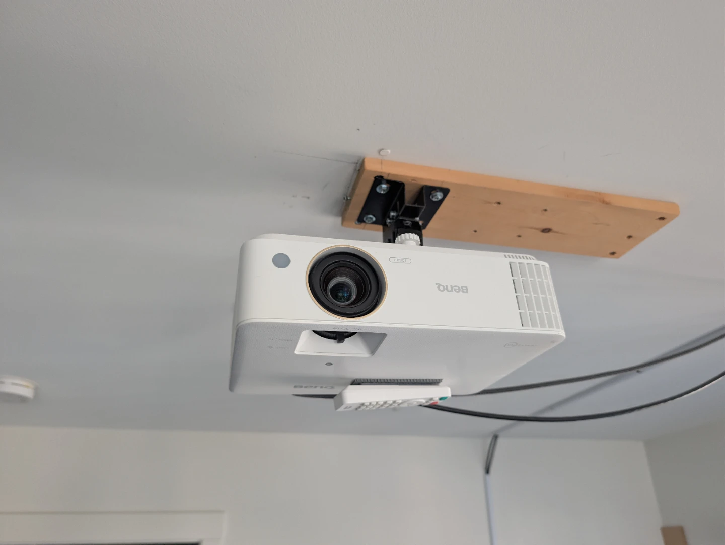 BenQ TH685 1080p 120Hz Gaming Projector - photo 2