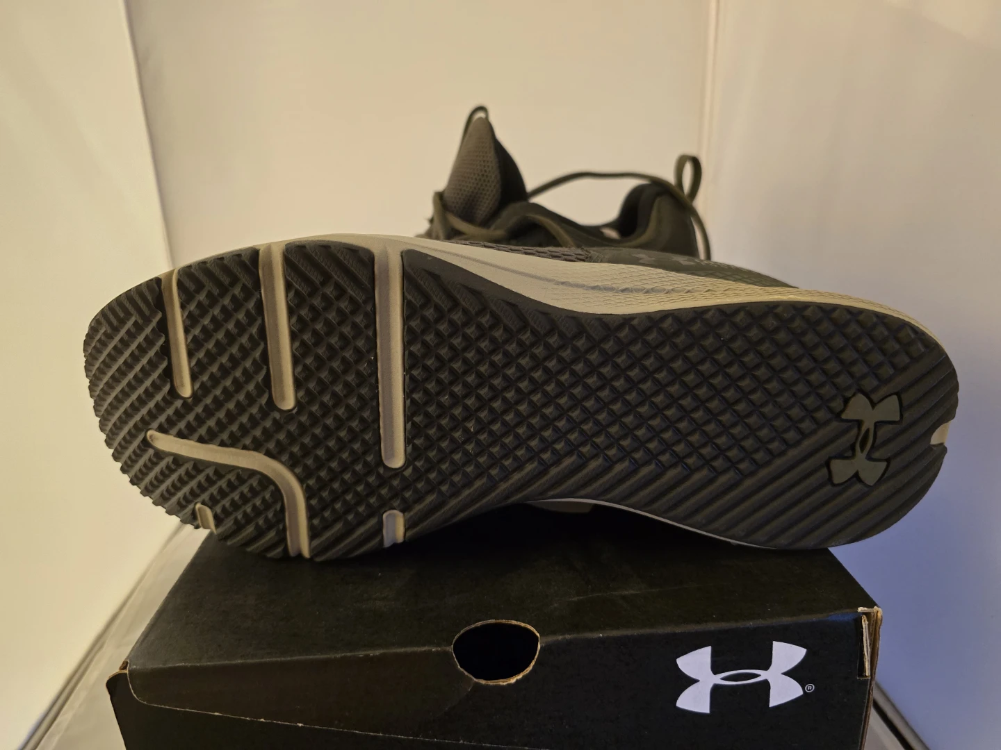 Under Armour Charged Sneakers 11.5 - photo 5