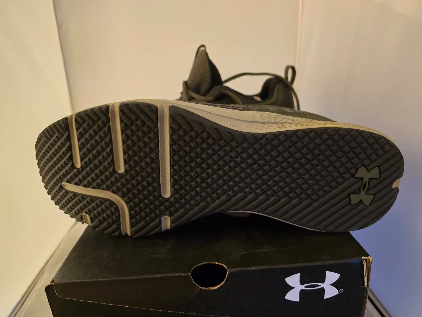Under Armour Charged Sneakers 11.5 - photo 5