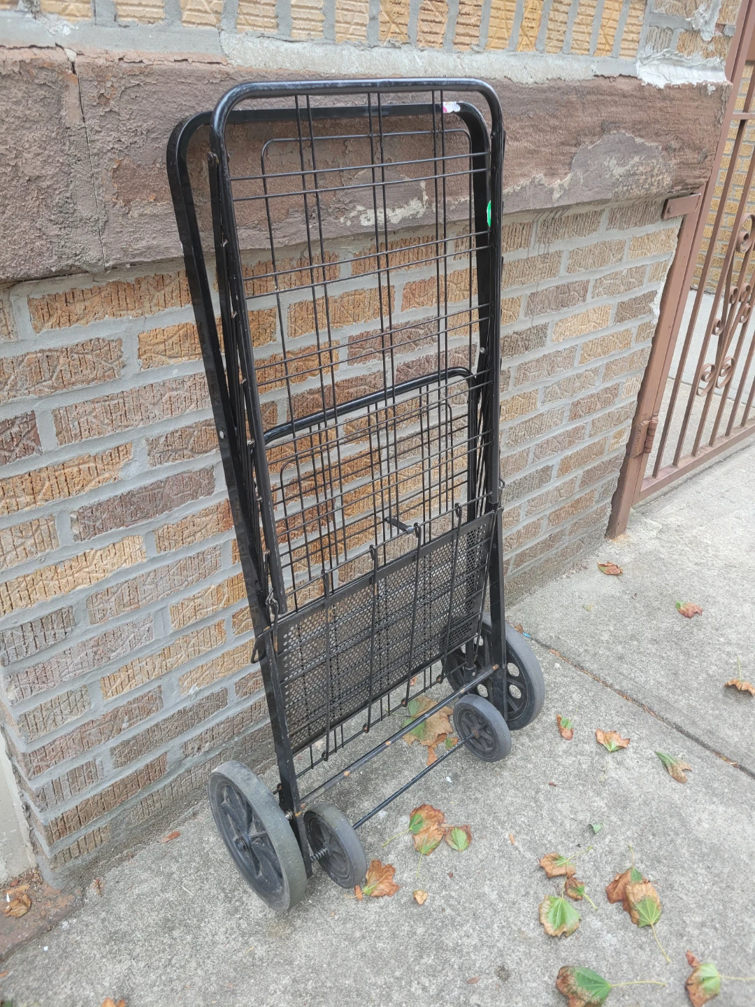 Big Black Folding Shopping Cart w/9,5" wheels - photo 4