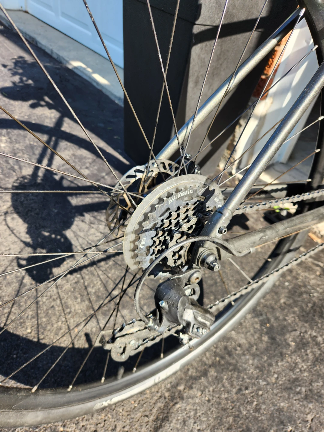 Giant Escape Hybrid Bike - photo 2