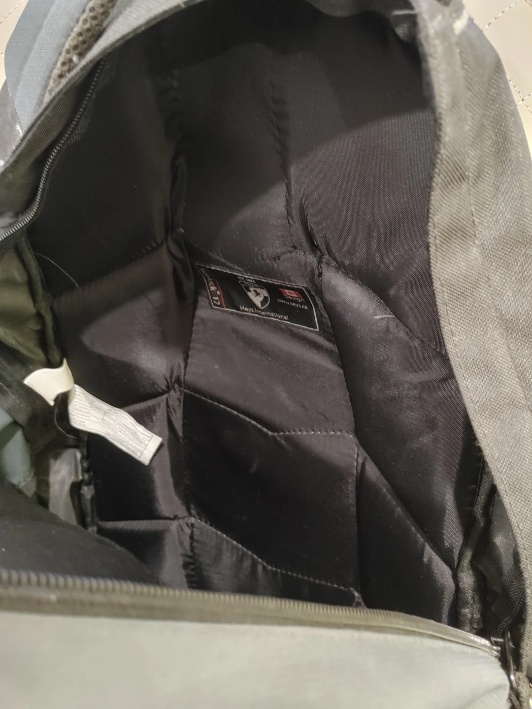 🧡HEYS LARGE GRAY BACKPACK VERY GOOD CONDITION - photo 4
