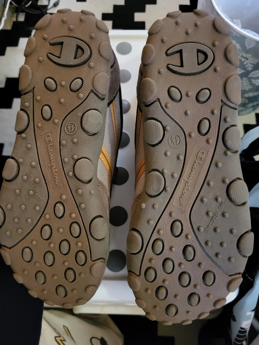 Champion Youth Shoes Size 4 1/2 BNWT - photo 2