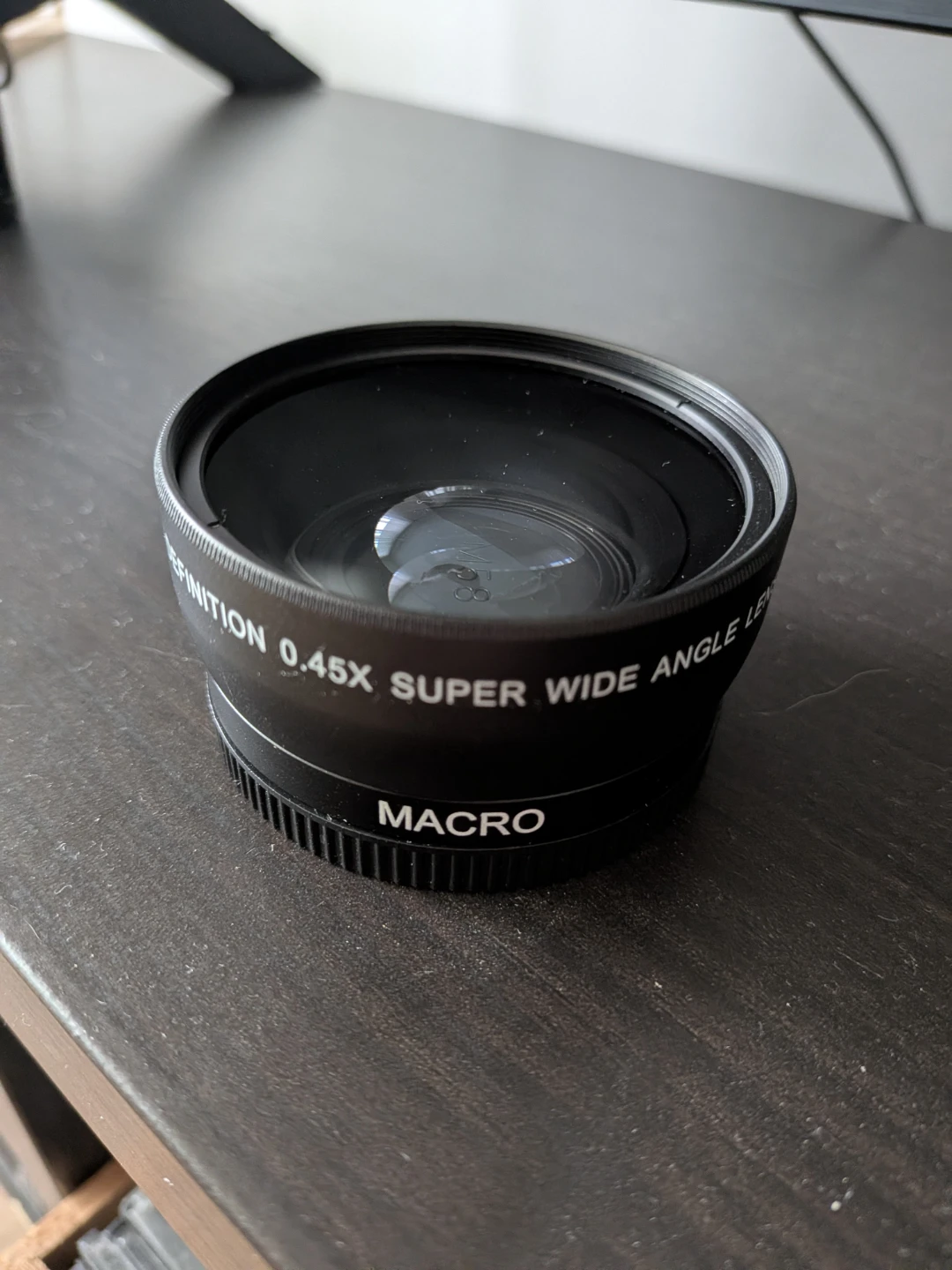 Neewer 0.45X Super Wide Angle Lens with Macro