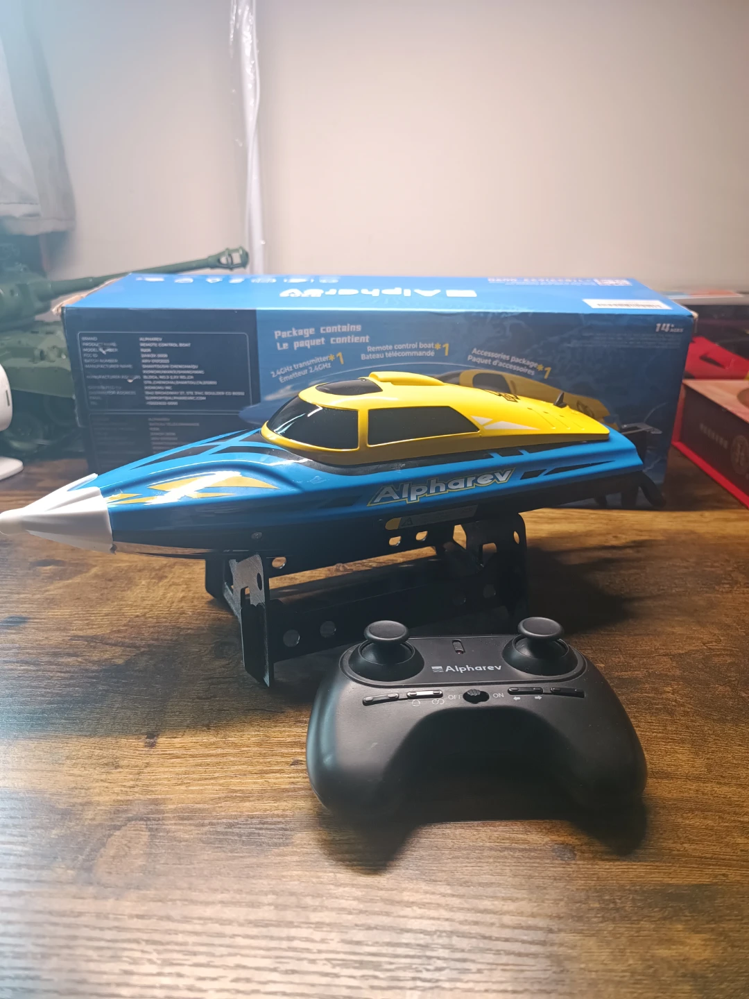 Alpharev R206 Remote Control Boat