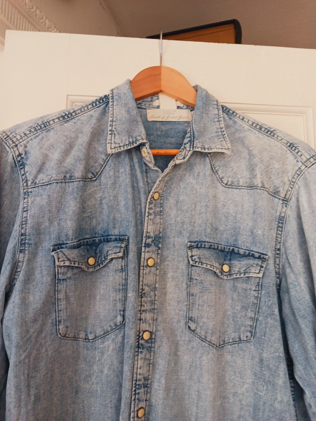 Beautiful Light Denim Long Sleeve Shirt. Size L.