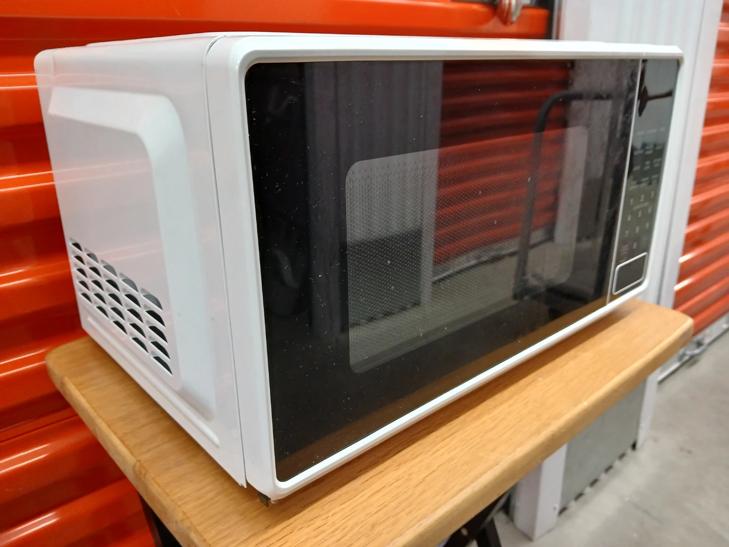 White Microwave Oven - photo 3
