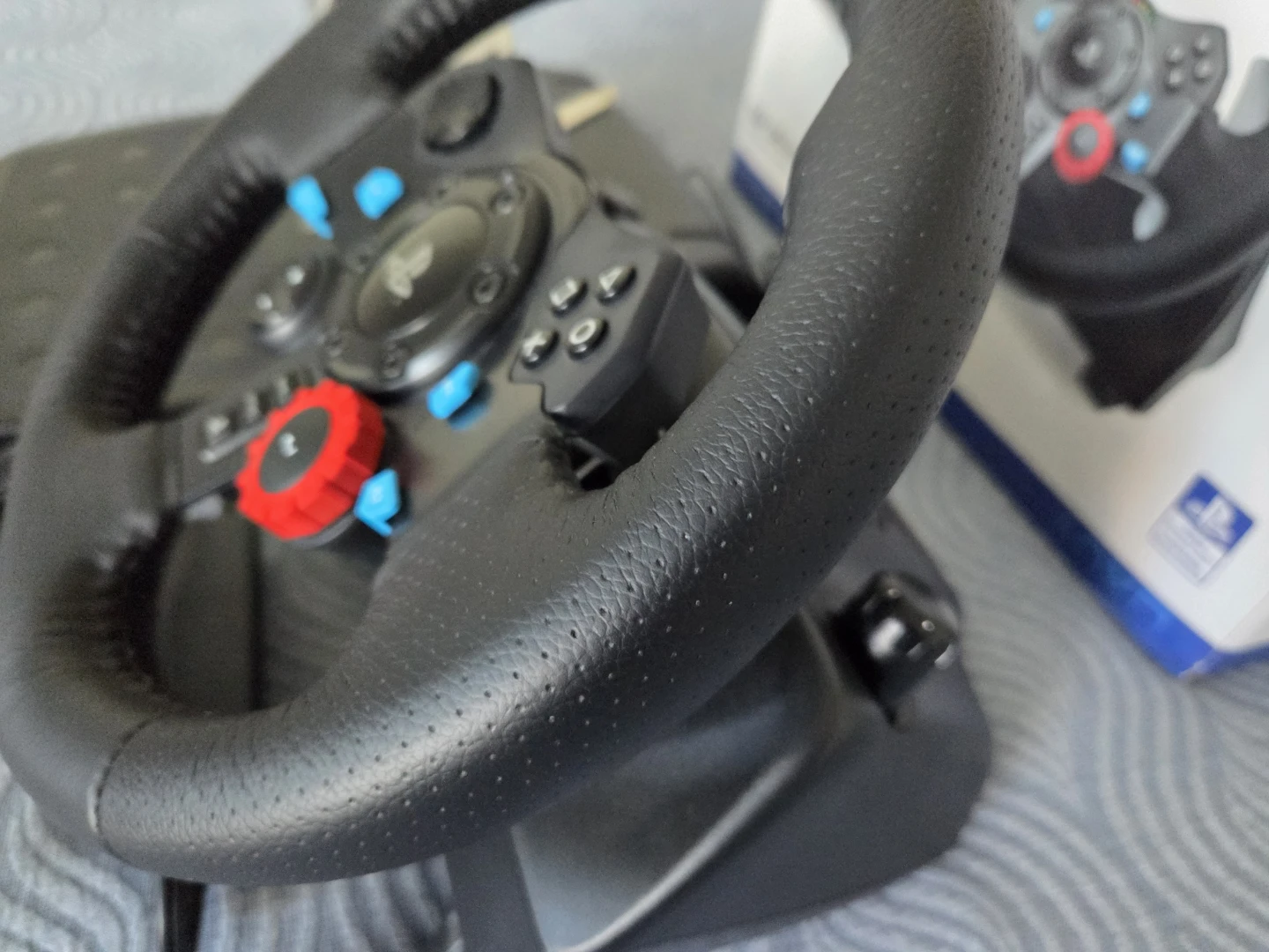 Logitech G29 Driving Force Racing Wheel & Pedals - photo 3