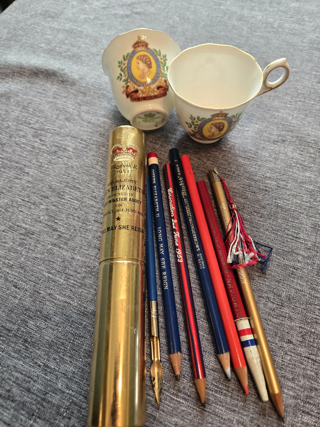 Queen Elizabeth II Coronation Commemorative Items - photo 2