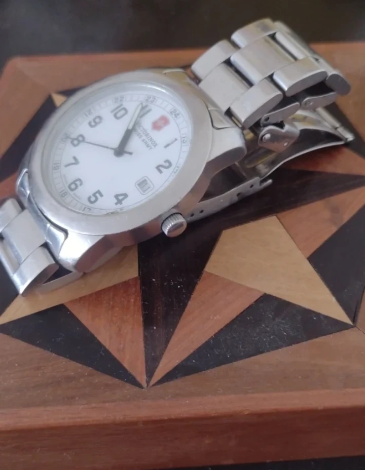 Victorinox Swiss Army Watch - photo 4