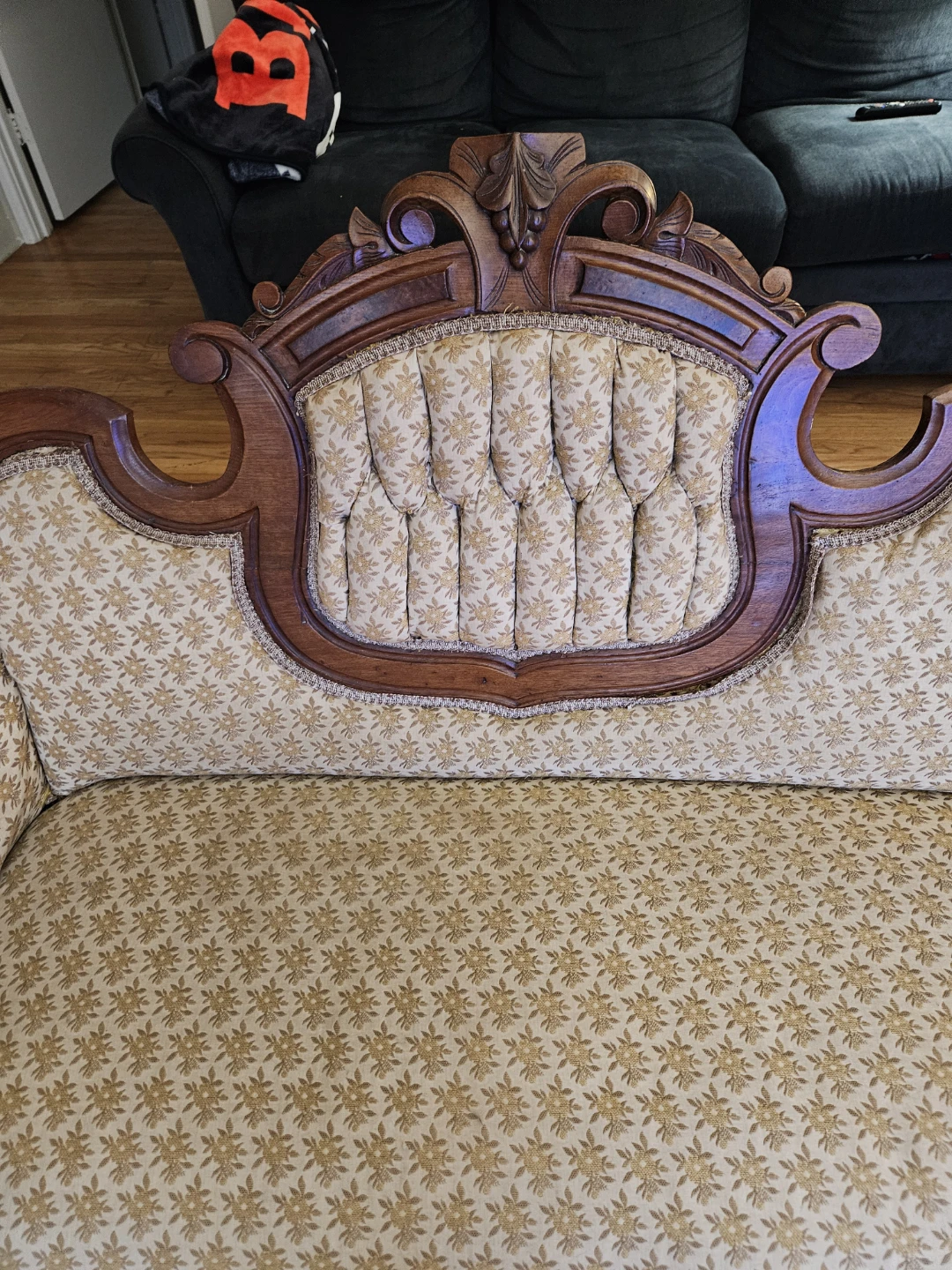 The piece is a Victorian-style parlor sofa or settee - photo 2