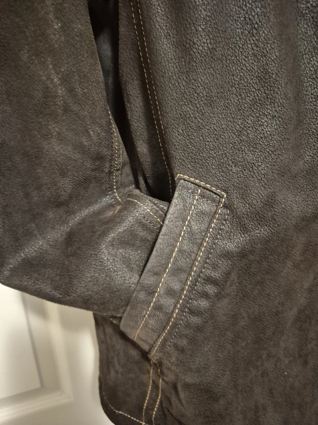 Danier Genuine Leather Jacket - Large - photo 4
