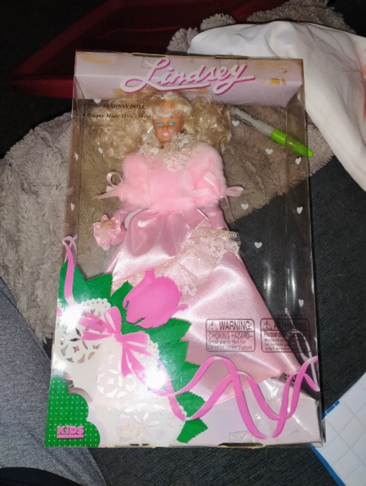 Lindsey Fashion Doll