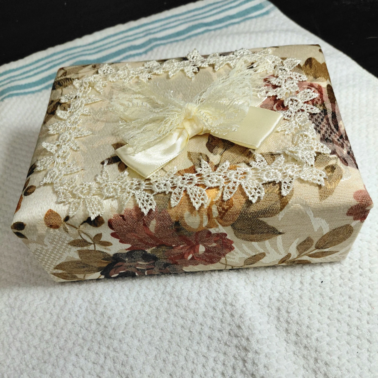 Floral Jewelry Box with Mirror and Tassel - photo 4