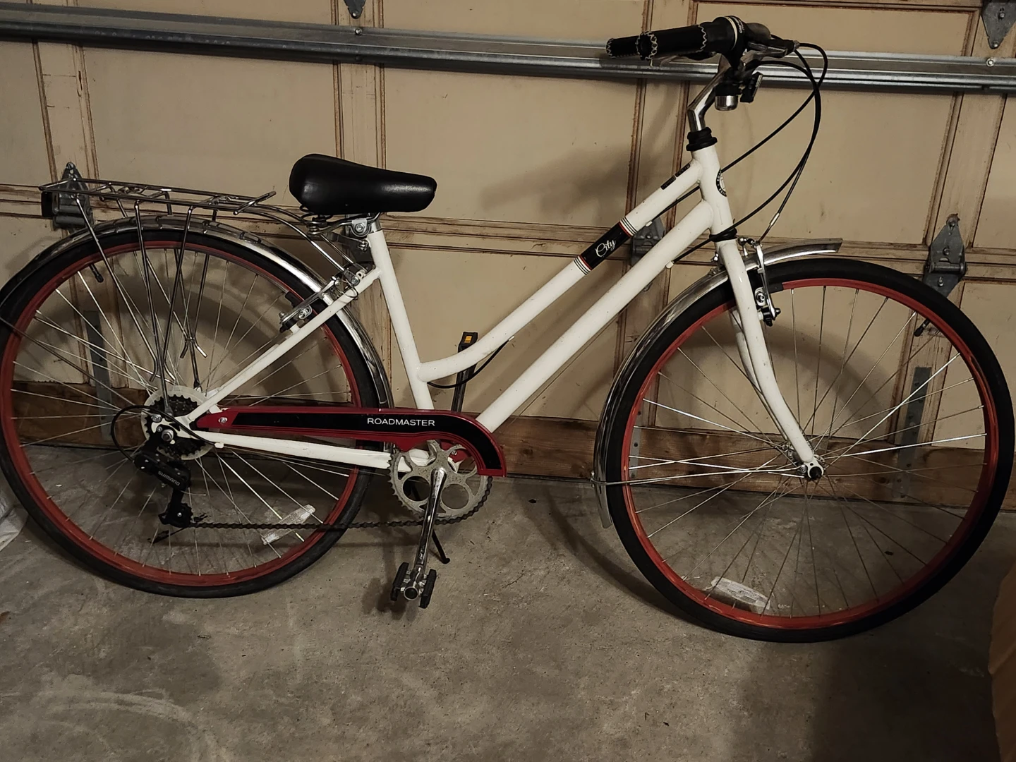 Roadmaster City Cruiser 7 speed Bike - White