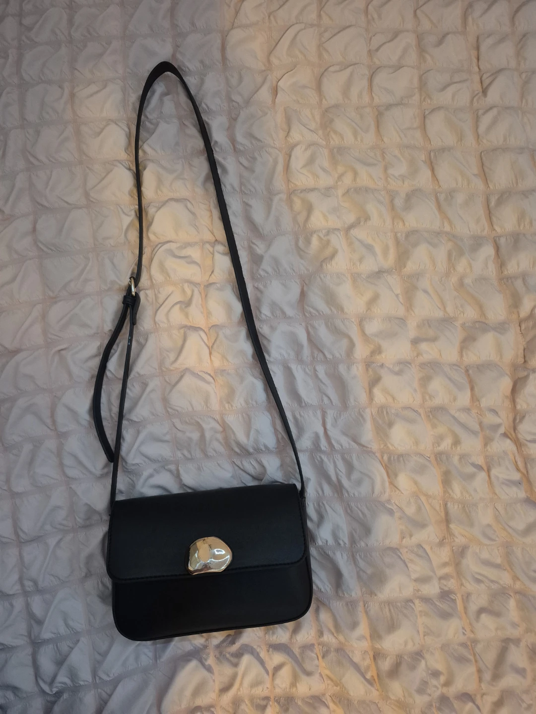 Black crossbody purse