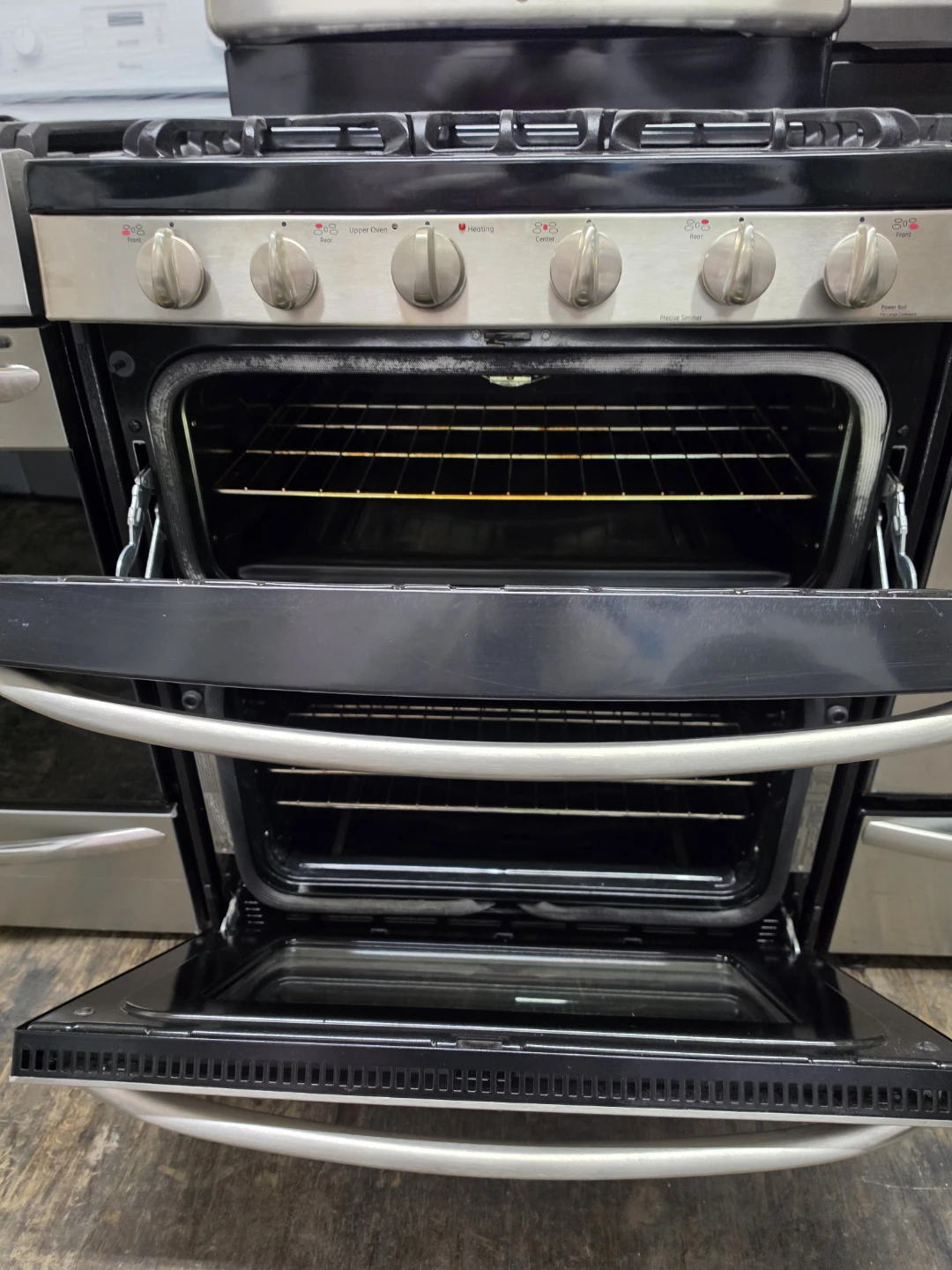 GE profile 30in Stainless steel gas stove - photo 3