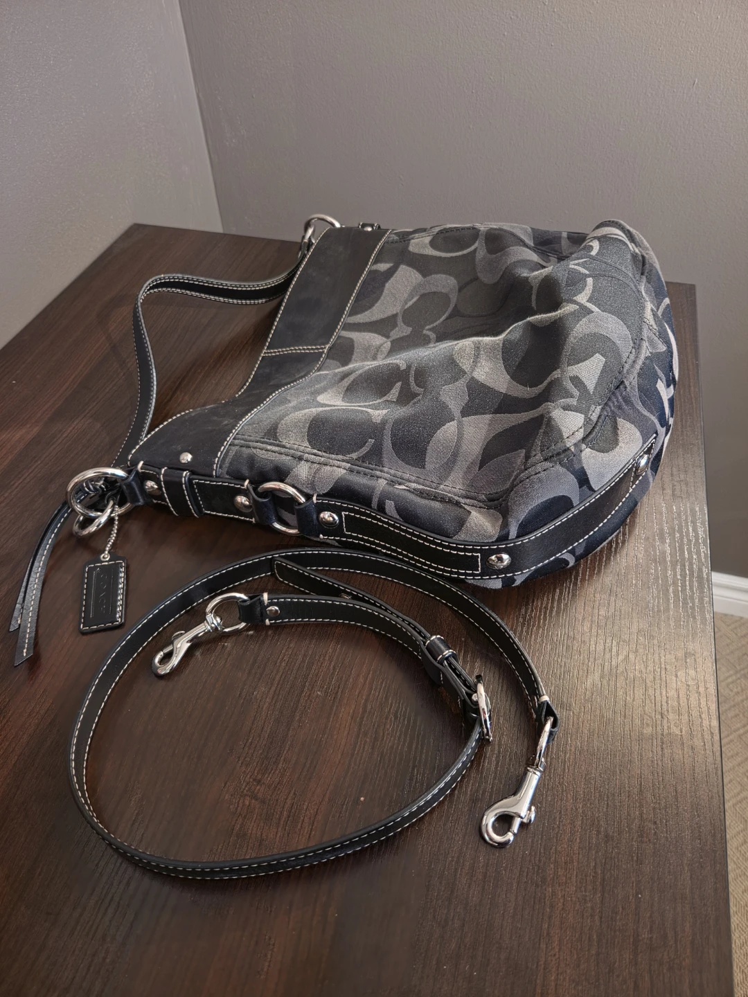 COACH Optic Signature Zoe Hobo Bag, Large, Like New Condition