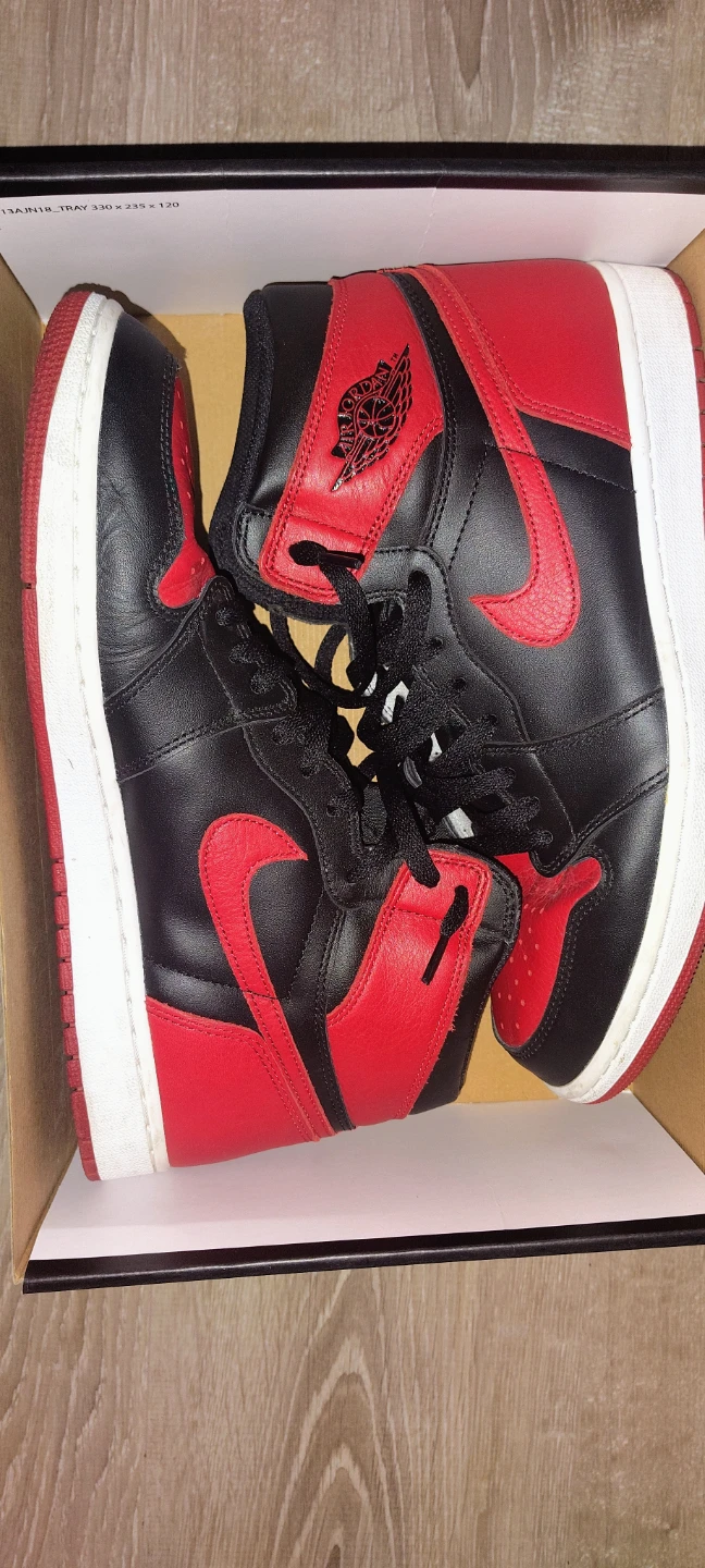 Air Jordan 1 High OG "Bred"