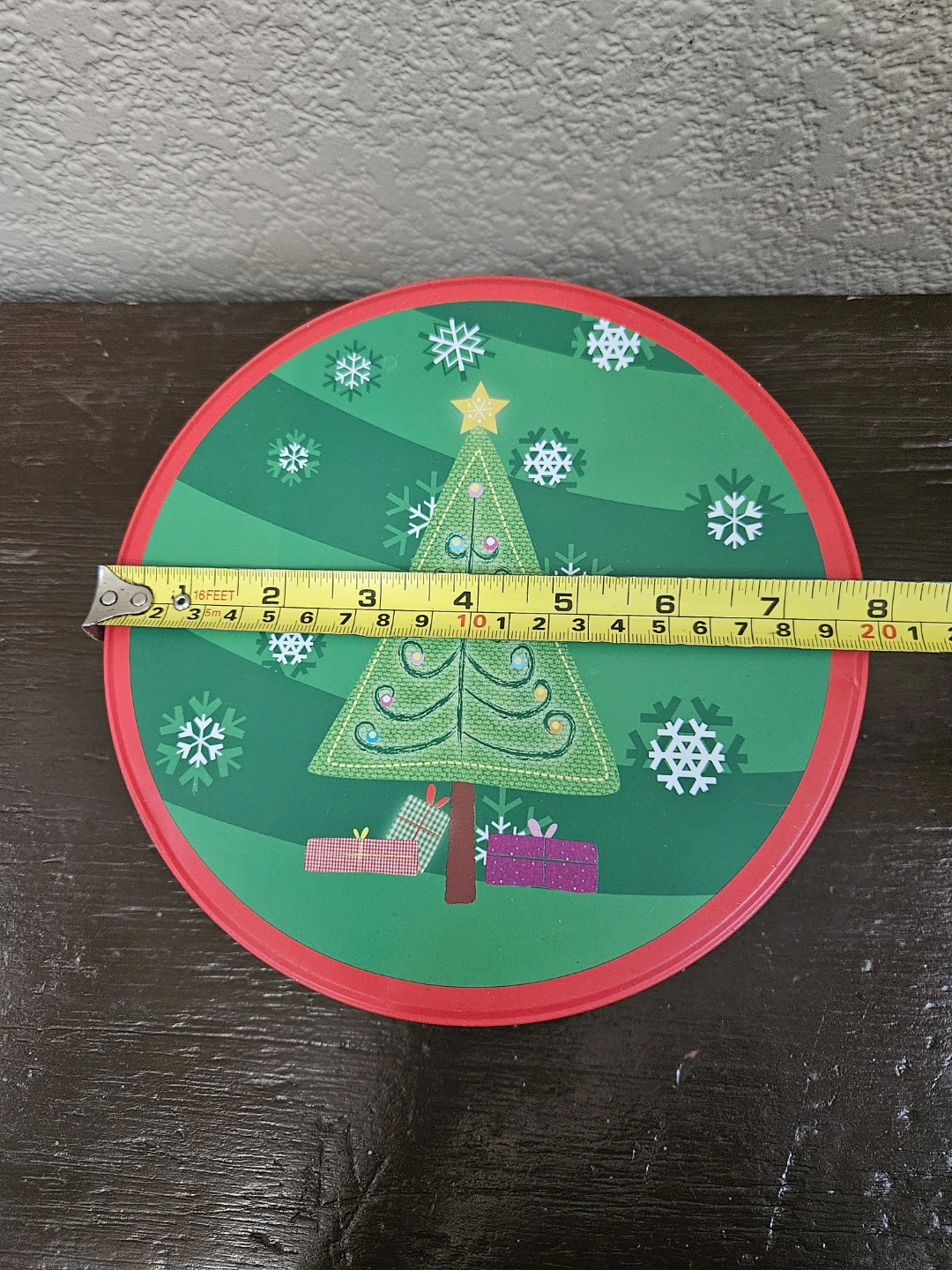 Round Christmas Tin - photo 3