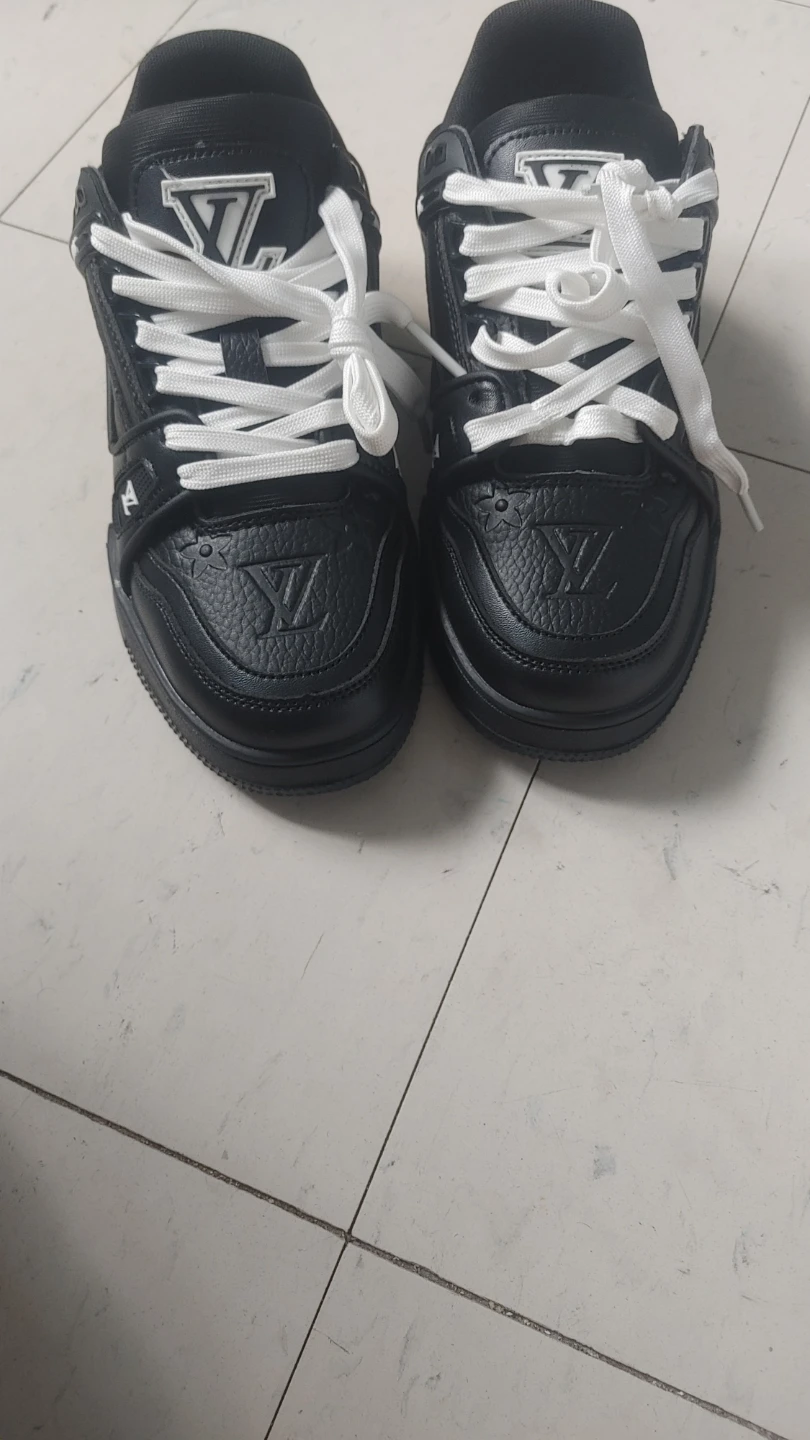 All black lv trainers