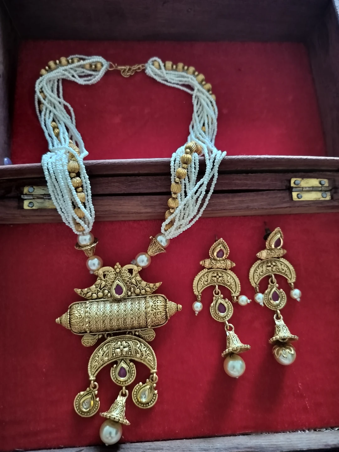 Gold-tone Necklace and Earring Set with White Beads - photo 4