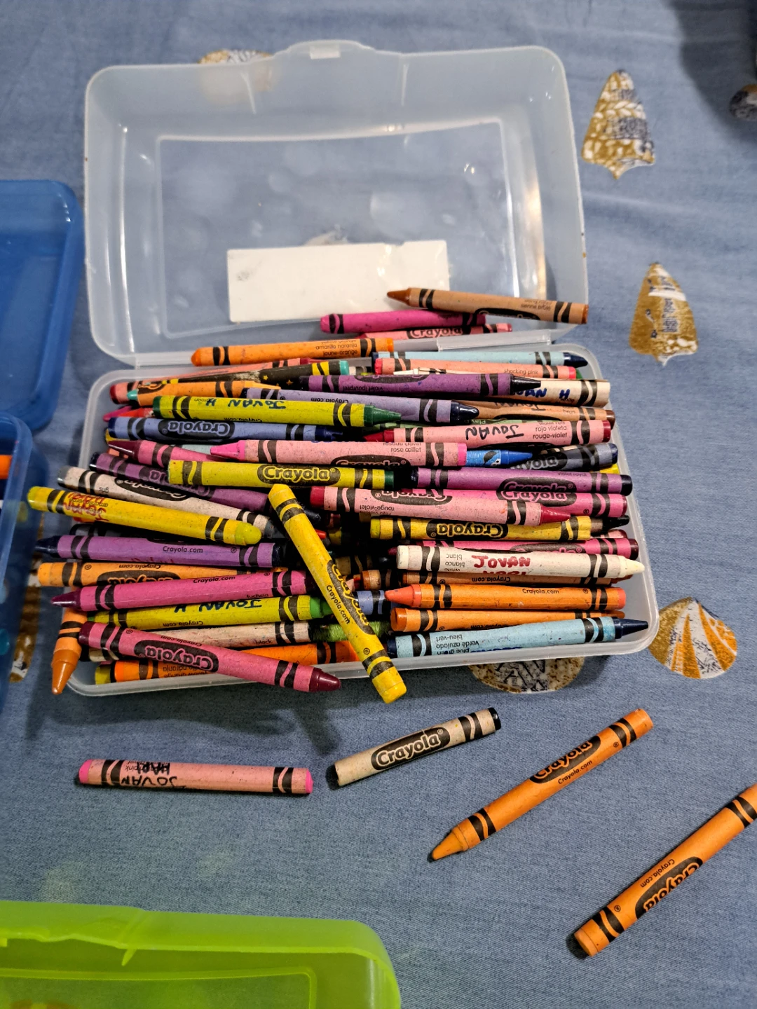 Crayola Colored Pencils, Crayons, and Markers Set - photo 2