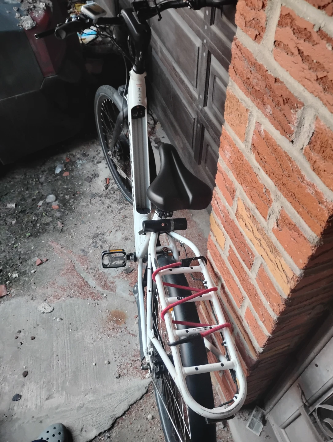 White Zoom Electric Bike - photo 3
