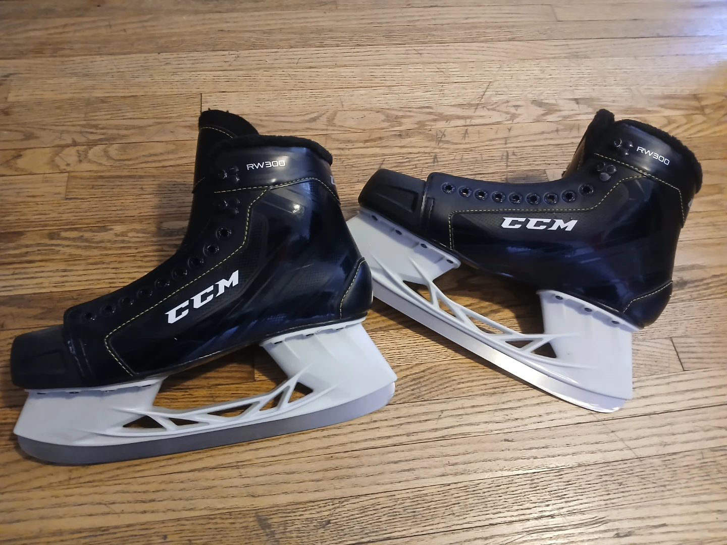 CCM RW300 Hockey Skates Size 12 - photo 2